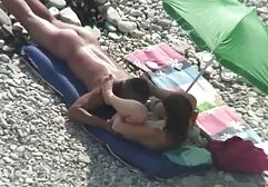Mensen werden in de cirkel van homo ' s gegooid gratis seksfilms kijken geen probleem op het strand