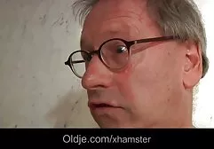 Een echte pornofilm met een mooie gratis sexfims kijken blondine.