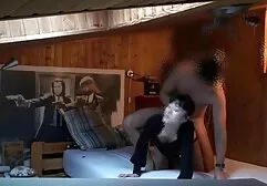 Bruid van een man op de bruiloft sexfilpjes van zijn beste vriend