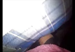 Hoer met grote tieten die haar gratis sexflm vinger in de vagina steekt.