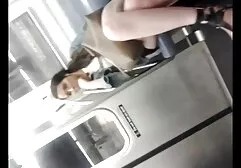 Roodharige Shemale die sexfilms met de baas rotzooit.