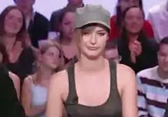 Gepassioneerde lul likt goede sexfilms mooie mulatto en geplant in de kont van de lul