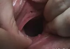 Een man die eerst een vriend eet in anale dildo, en dan leden van de sexfilmpjes online .