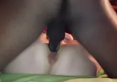Erotische gratis lange sexfilms Solo in de achtertuin van de prachtige mulattoes