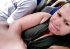 De gratis lange sexfilm blonde minnares creëert tijdens de seks met een man die