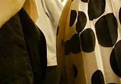 Dikke meid met grote tieten sexfilm kijken gratis die een lul zuigt aan de muur seks